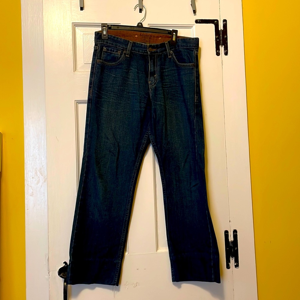 Vintage Straight Levi’s 30 Waist. Authentic Signature. Length is 32. 💯% cotton